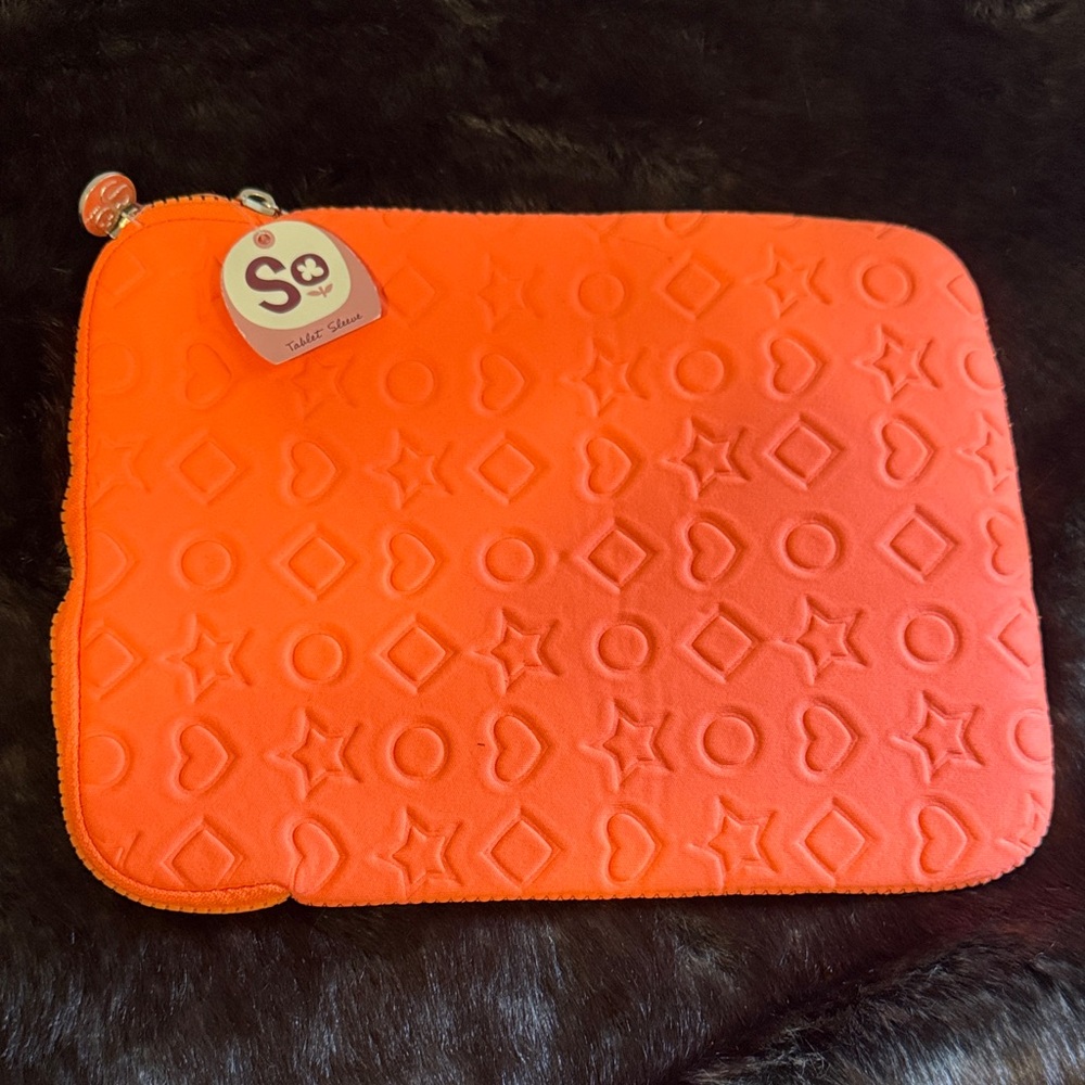 SO Bright Orange Embossed Sleeve 🔥